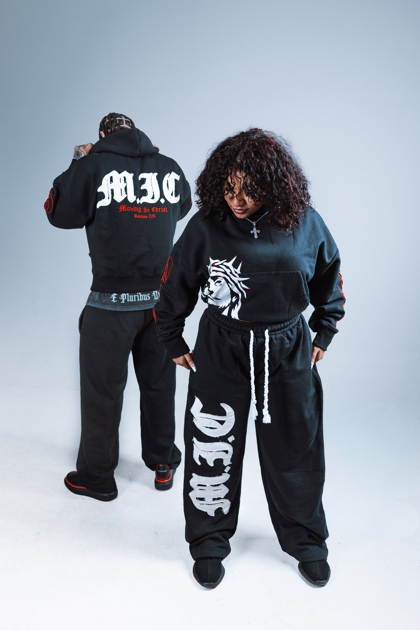 MOVING IN CHRIST COMPLETE SET - BLACK